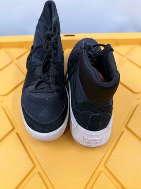 Women’s Black High-Top Sneakers Sorel’s women’s size  9.5